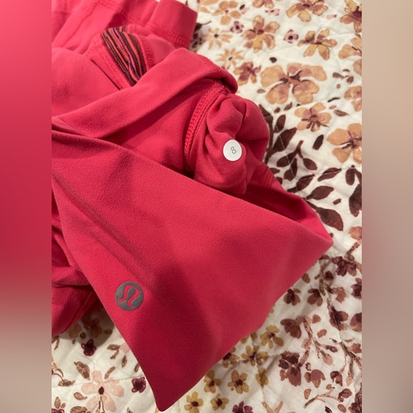 Lululemon Align Leggings Size 8 Barbie Boom Juice bright pink - Picture 7 of 12